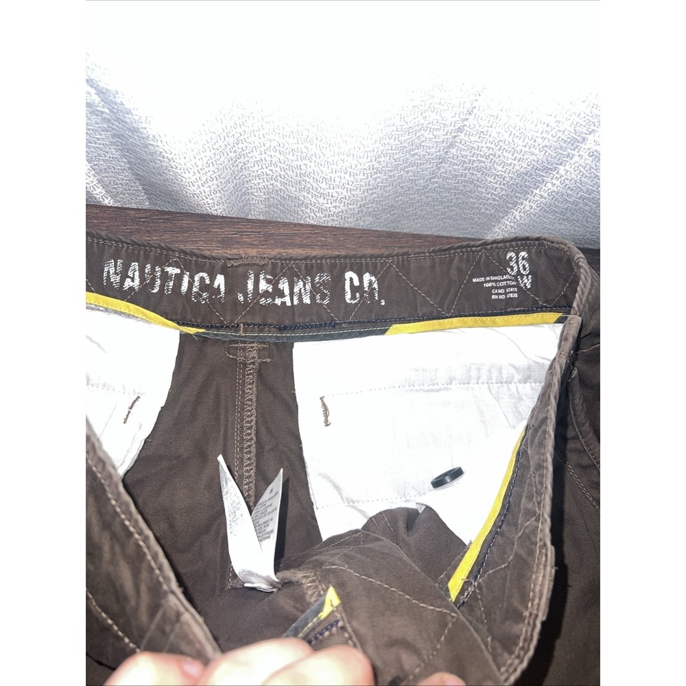 Nautica Jeans Co Men's Y2K Baggy Cargo Shorts Size 36 Dark Brown - Picture 2 of 8